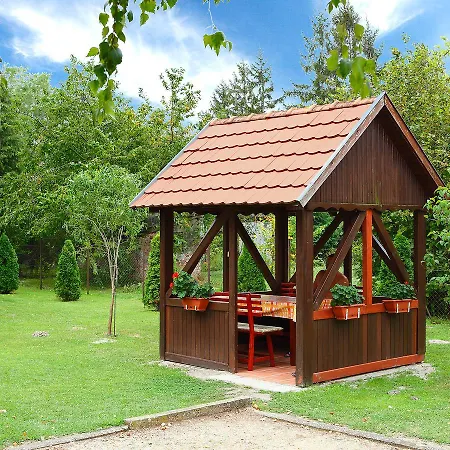 Holiday Home Fontana 鲍洛通费尼韦什