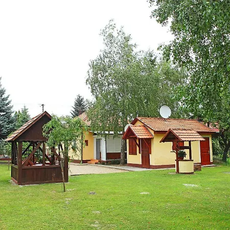 Holiday Home Fontana 鲍洛通费尼韦什